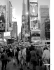Times Square : crépuscule. - Annales de la Recherche Urbaine